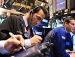 Giới đầu tư săn hàng giá rẻ, nhưng nỗi lo "bull trap" vẫn treo lơ lửng